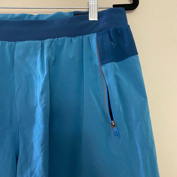 Lululemon Neo Blue Switch Up Shorts Size Large - Picture 2 of 6